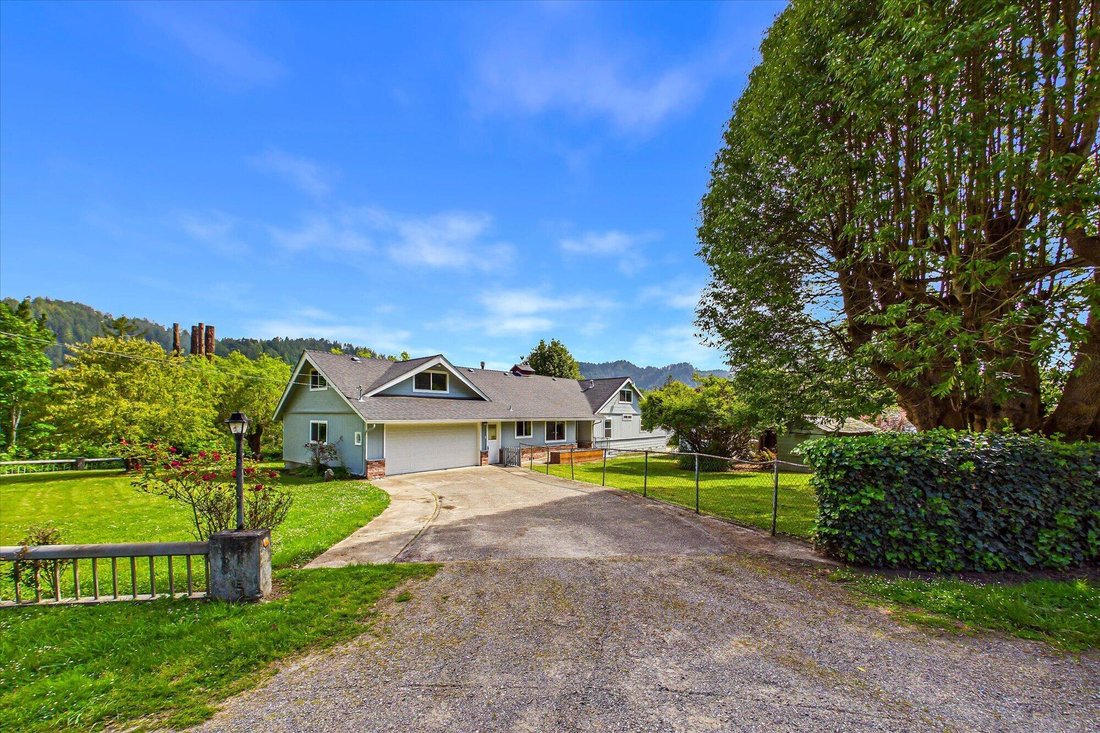 Rio Dell, California, United States 2 - 17845666