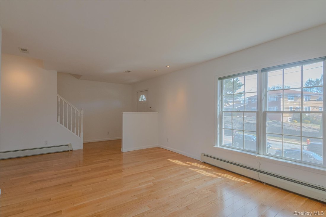 House in Yonkers, New York, United States 4 - 17849220