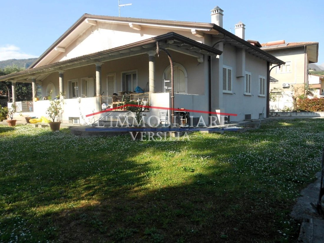 Country House in Seravezza, Tuscany, Italy 4 - 17846762