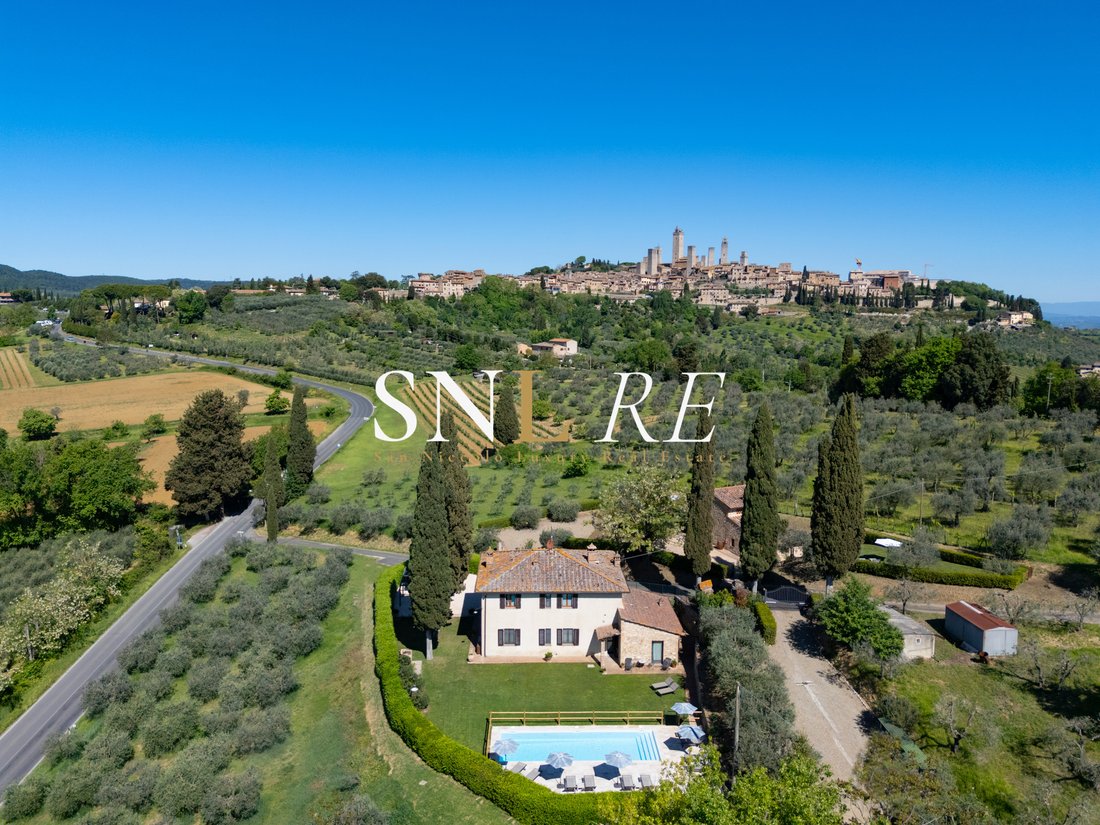 House in San Gimignano, Tuscany, Italy 1 - 17847488