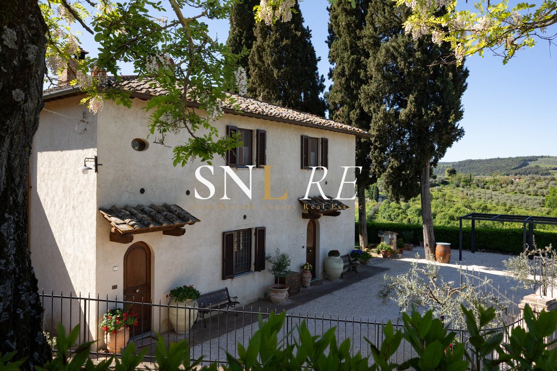 House in San Gimignano, Tuscany, Italy 3 - 17847488