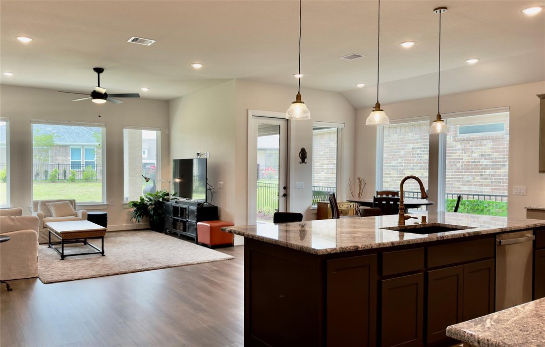 House in Willis, Texas, United States 4 - 17849726