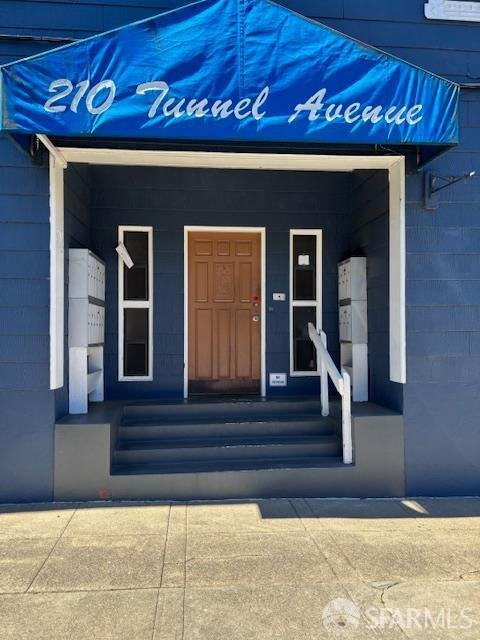 Richmond, California, United States 2 - 17849558