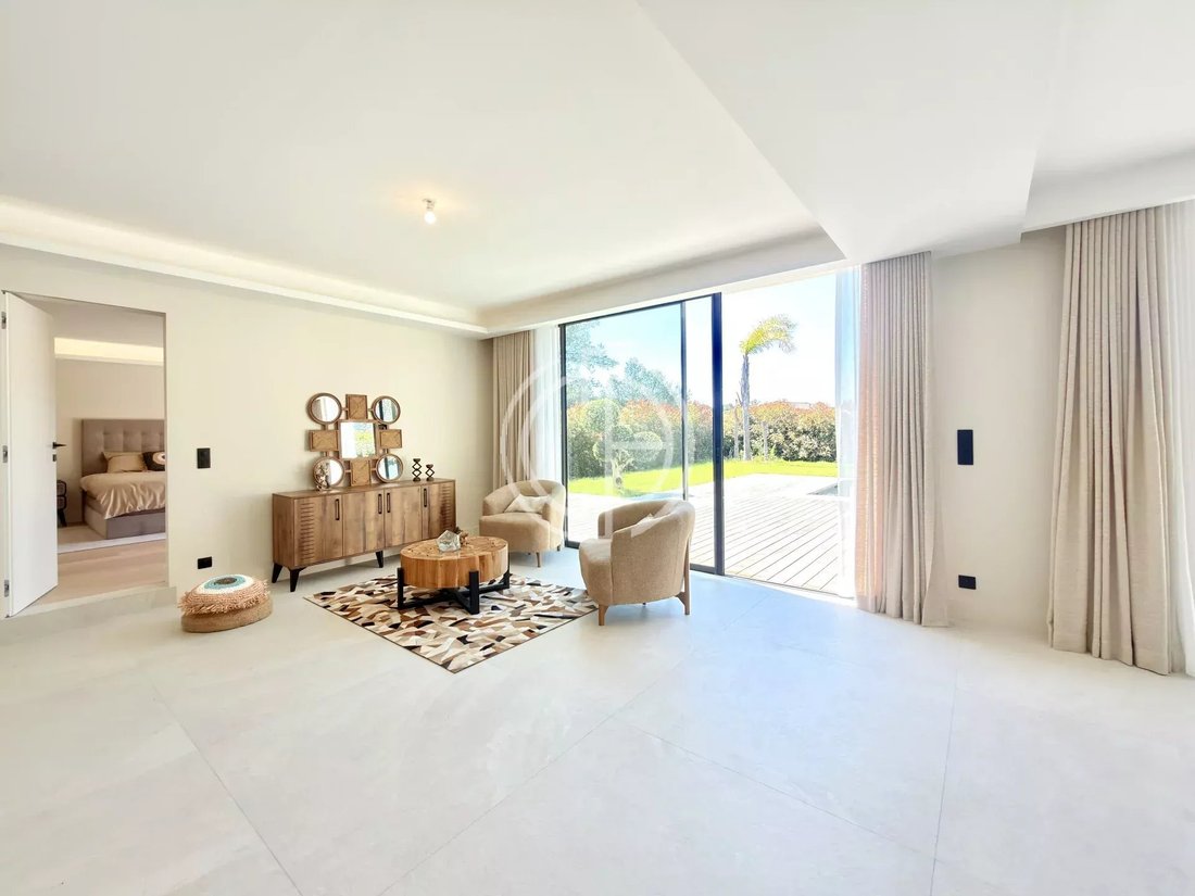 Villa in Les Indes les-Groulles, Mouans-Sartoux, France 4 - 17849422