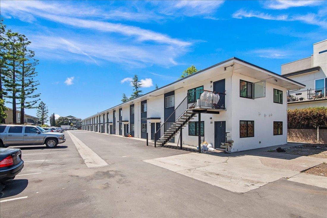 Hayward, California, United States 4 - 17849523