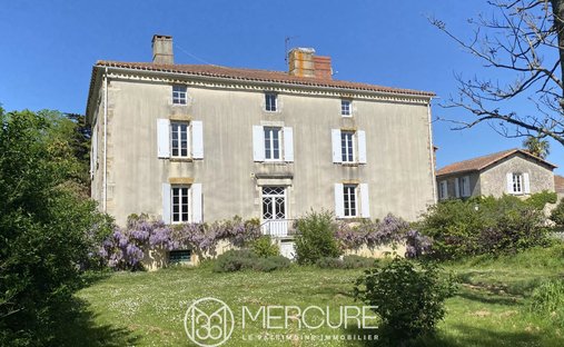 Estate in Agglomération-Nord Est, Talmont-Saint-Hilaire, France 1