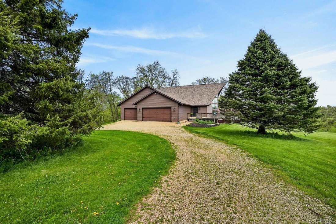 House in Gratiot, Wisconsin, United States 4 - 17849415