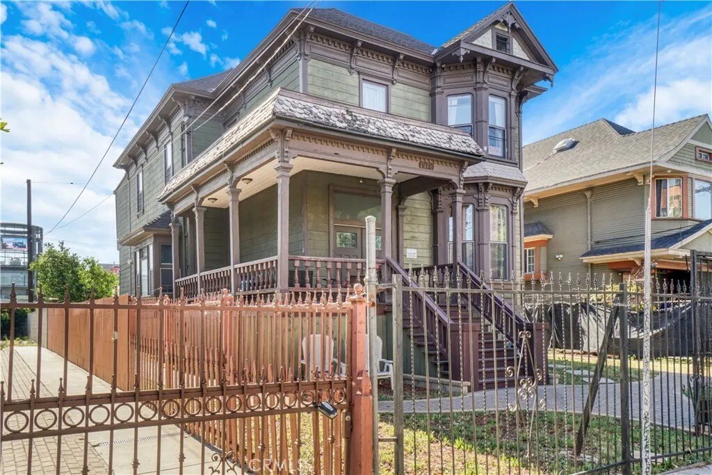Los Angeles, California, United States 3 - 17849817