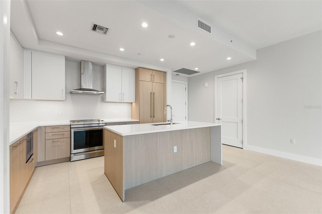 Condo in St. Petersburg, Florida, United States 4 - 17849624
