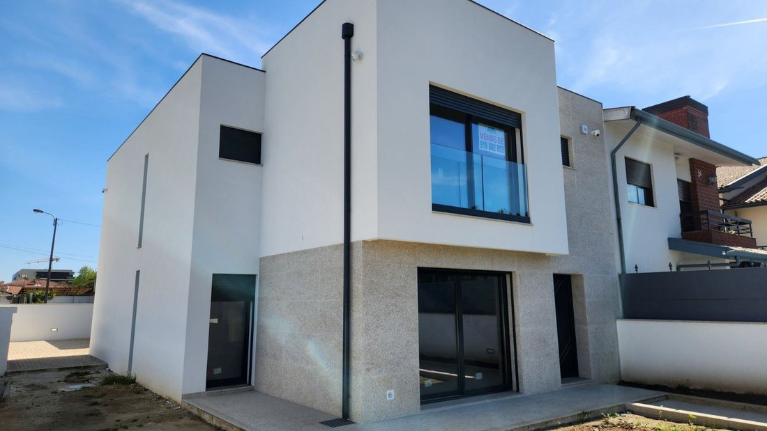 Townhouse in Vila Nova da Telha, Porto District, Portugal 3 - 15331395