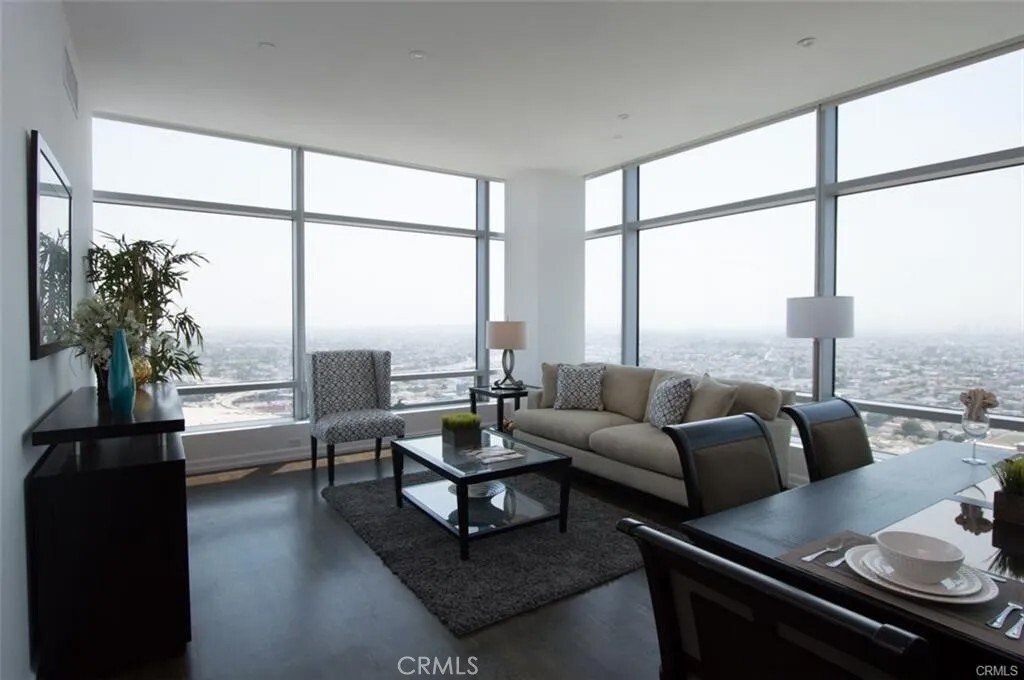 Condo in Los Angeles, California, United States 1 - 17435374