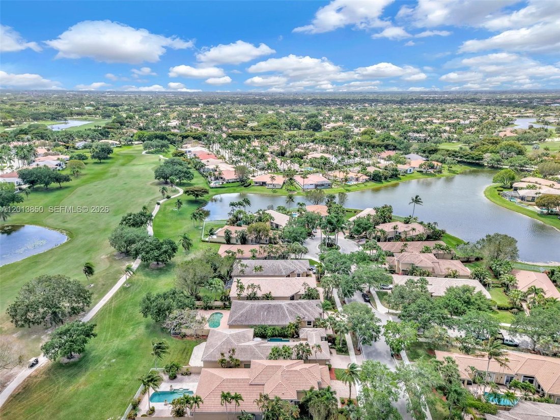 House in Weston, Florida, United States 3 - 17849709