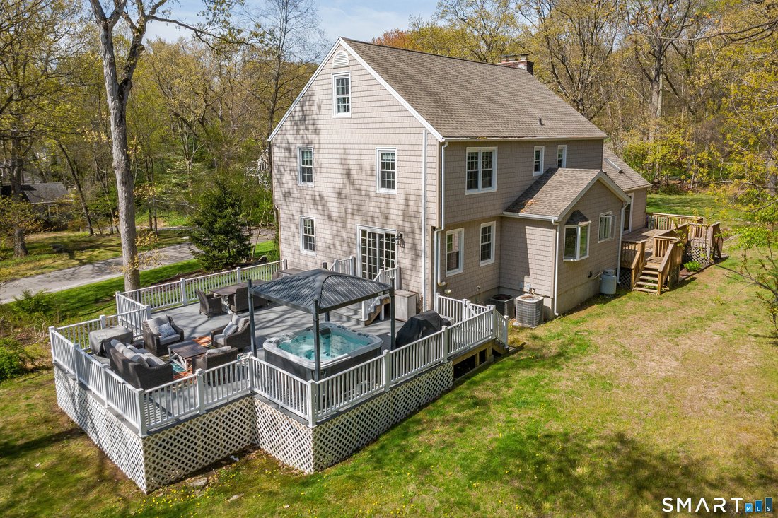 House in Newtown, Connecticut, United States 3 - 17849634