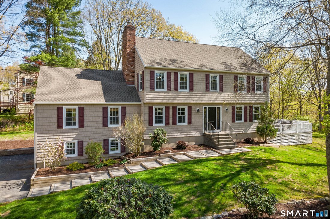 House in Newtown, Connecticut, United States 2 - 17849634