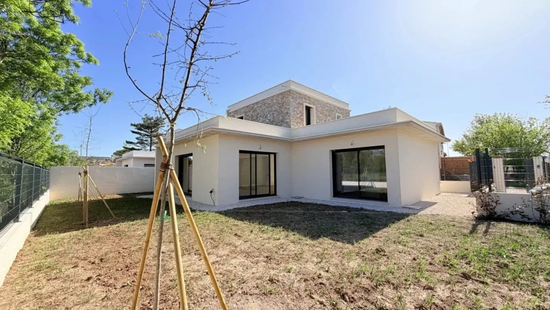 House in Pourrieres, Provence-Alpes-Côte d'Azur, France 1 - 17850063