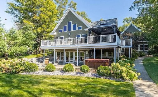 House in Harrison, Michigan, United States 1
