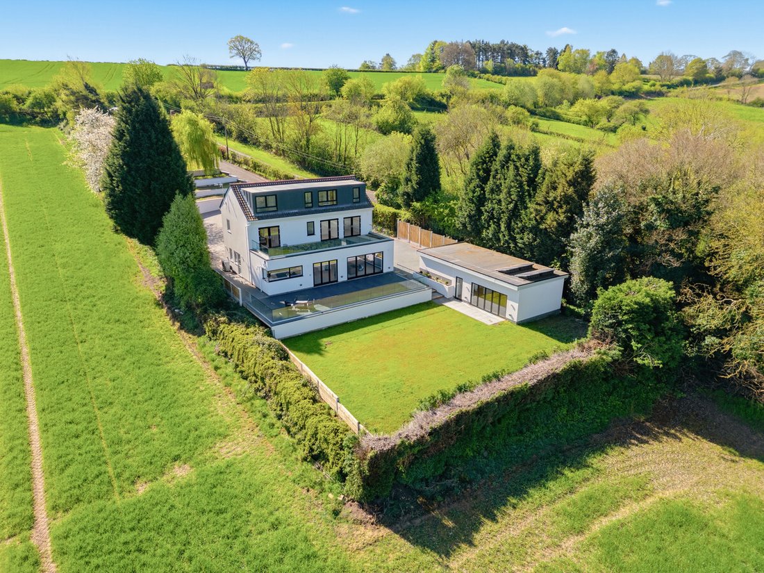 House in Woodborough, England 1 - 17850253