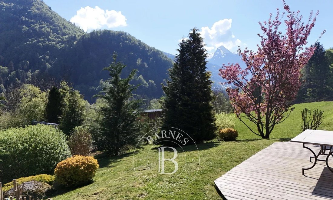 Chalet in Essert-Romand, Auvergne-Rhône-Alpes, France 2 - 15444695