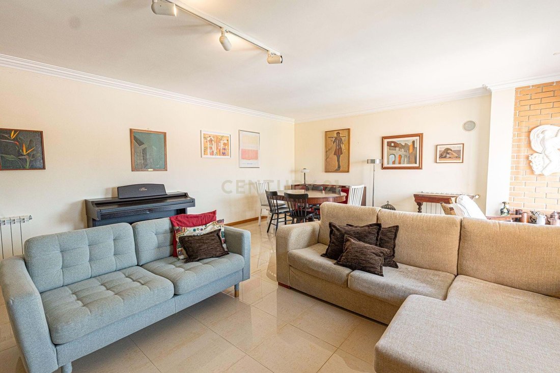 Apartment in Paco de Arcos, Lisbon, Portugal 2 - 17850158