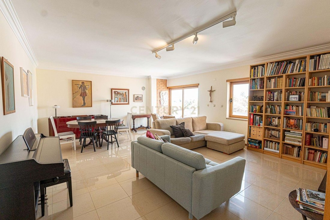 Apartment in Paco de Arcos, Lisbon, Portugal 1 - 17850158