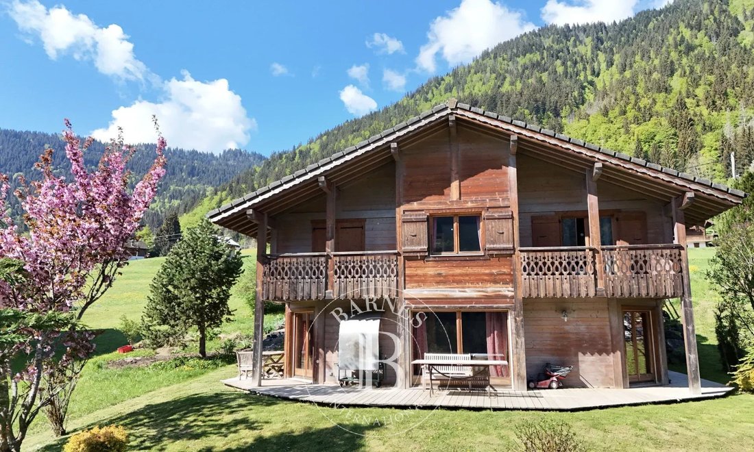 Chalet in Essert-Romand, Auvergne-Rhône-Alpes, France 1 - 15444695