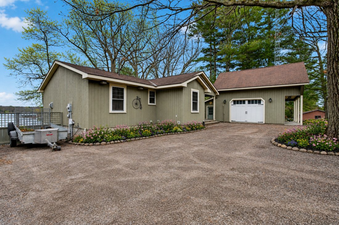 House in Mallorytown, Ontario, Canada 5 - 17850110