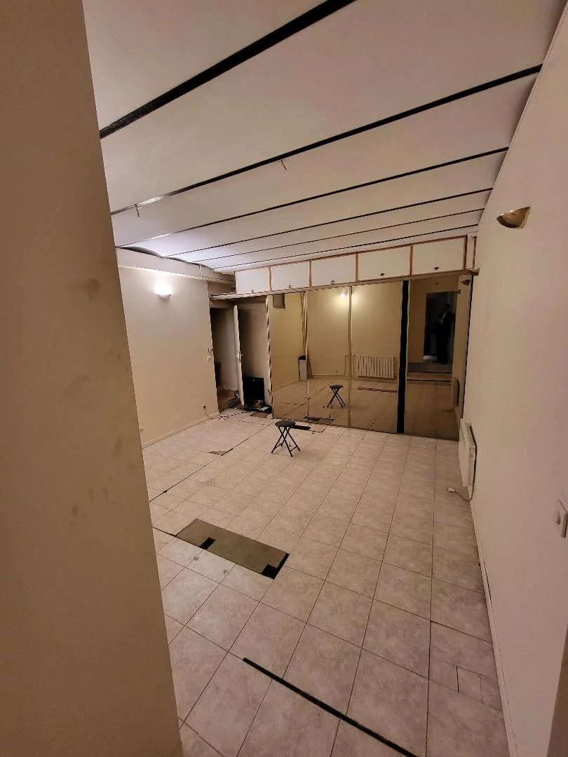 Apartment in Mairie, Paris 8e Arrondissement, Paris 5 - 17850302