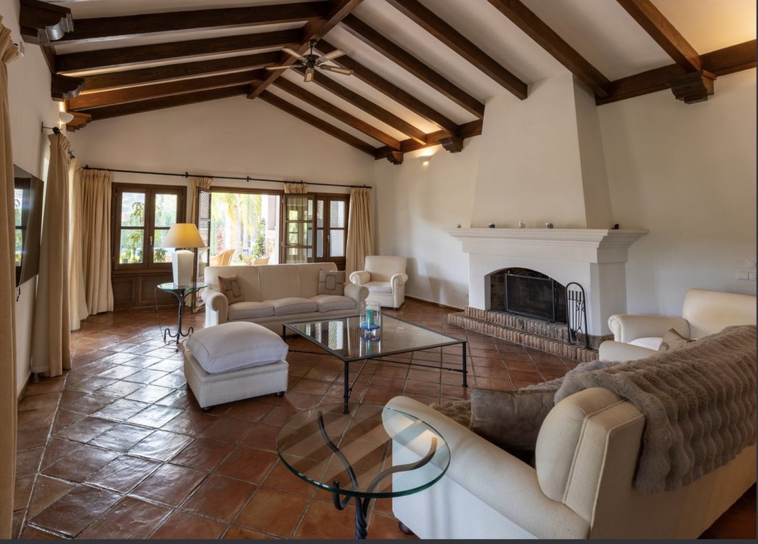 Villa in Benahavis, Andalusia, Spain 1 - 17850289