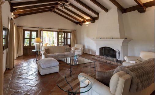 Villa in Benahavis, Andalusia, Spain 1