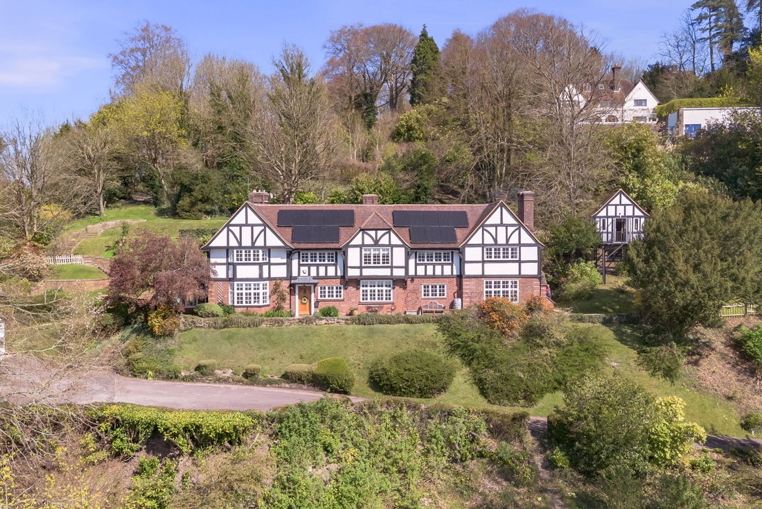 House in Warlingham, England 2 - 17850242