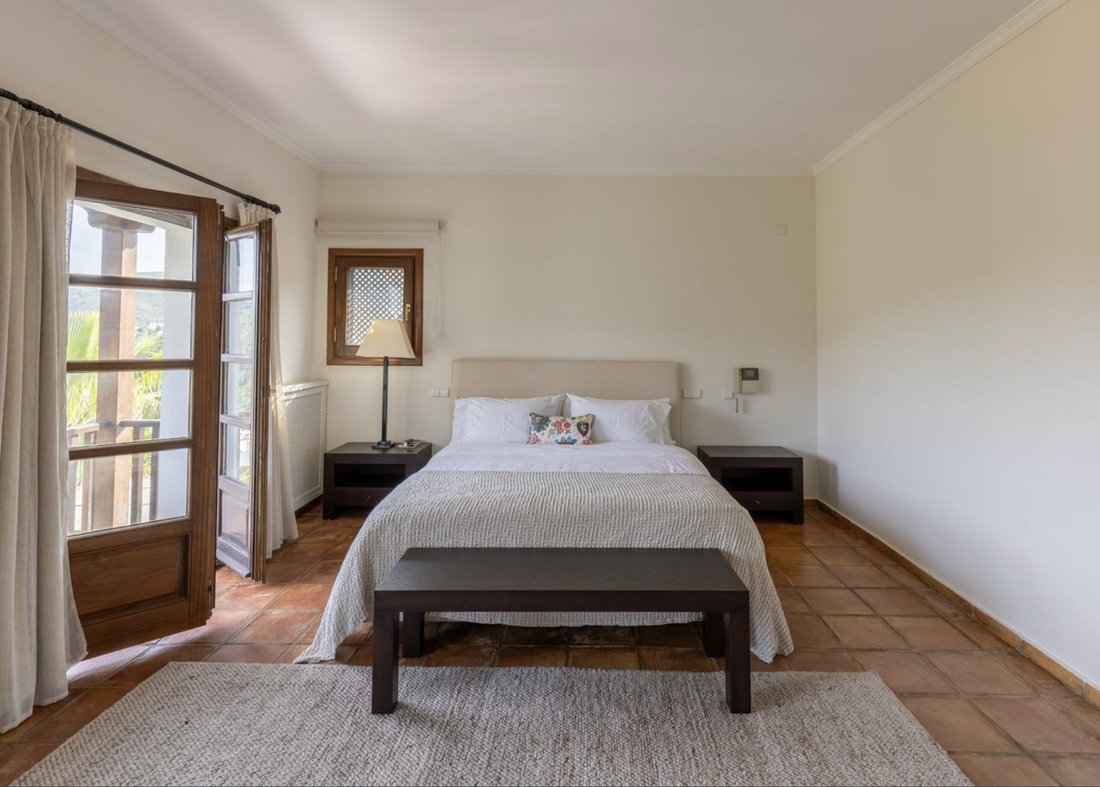Villa in Benahavis, Andalusia, Spain 5 - 17850289