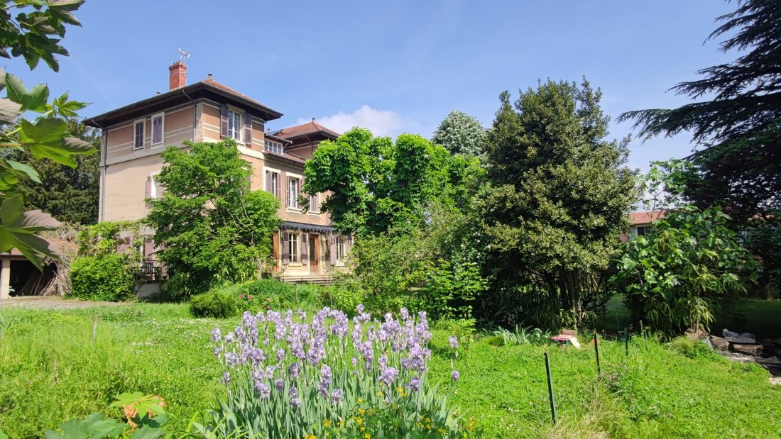 House in Écully, Auvergne-Rhône-Alpes, France 1 - 16891351