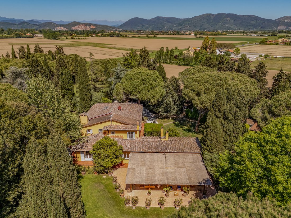 Villa in San Giuliano Terme, Tuscany, Italy 1 - 17850300