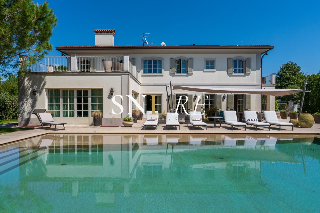 Villa in Vittoria Apuana, Forte dei Marmi, Tuscany 1 - 17847481