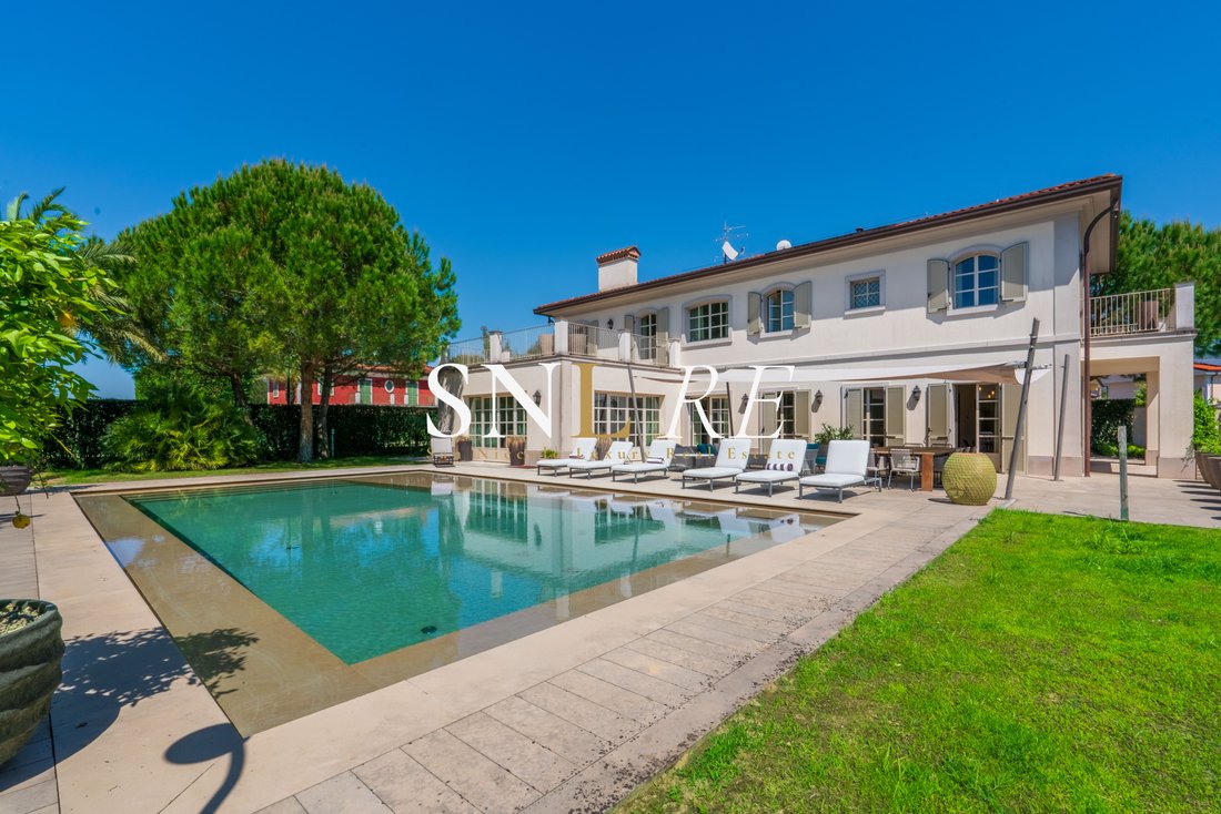 Villa in Vittoria Apuana, Forte dei Marmi, Tuscany 2 - 17847481
