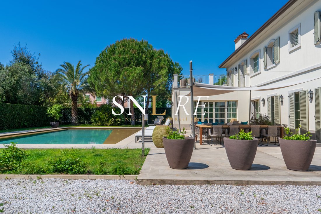 Villa in Vittoria Apuana, Forte dei Marmi, Tuscany 3 - 17847481