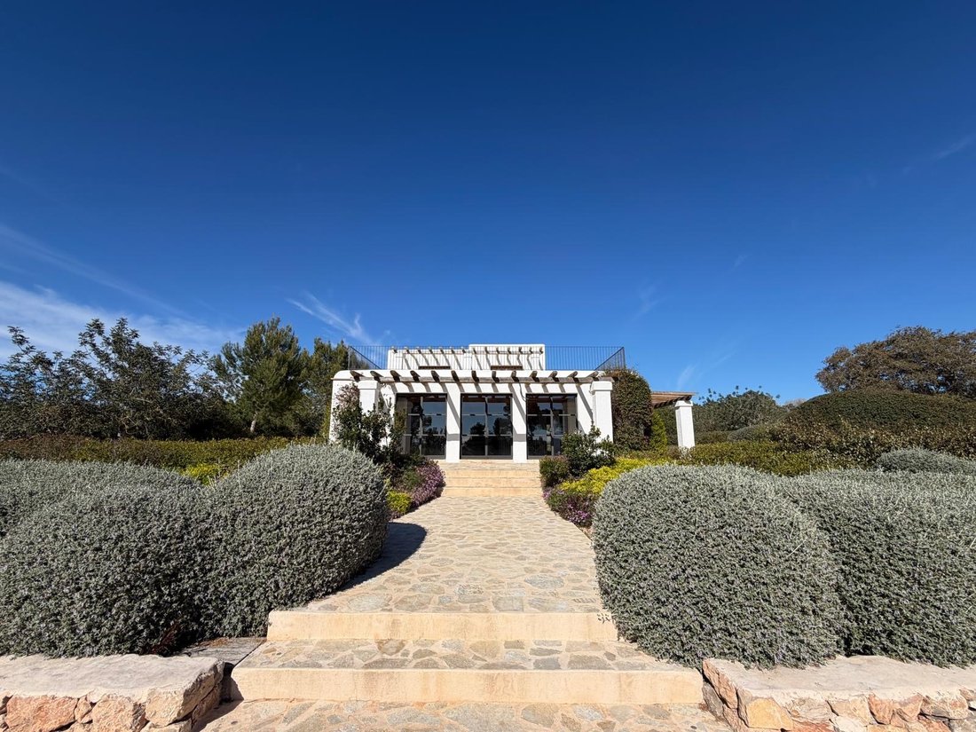 Villa in Santa Gertrudis de Fruitera, Santa Eularia des Riu, Balearic Islands 1 - 16895677