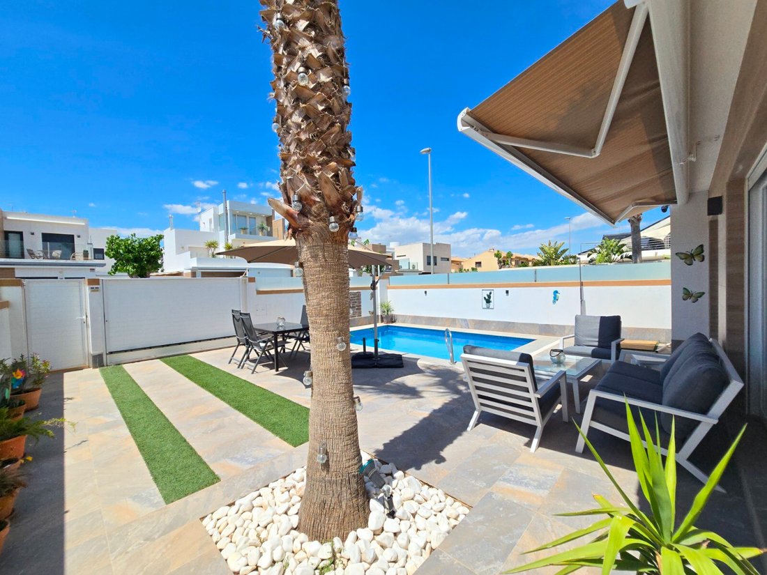 Villa in Pilar de la Horadada, Valencian Community, Spain 5 - 17850379
