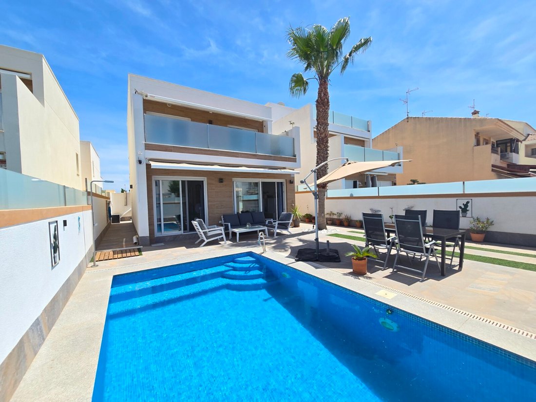 Villa in Pilar de la Horadada, Valencian Community, Spain 3 - 17850379