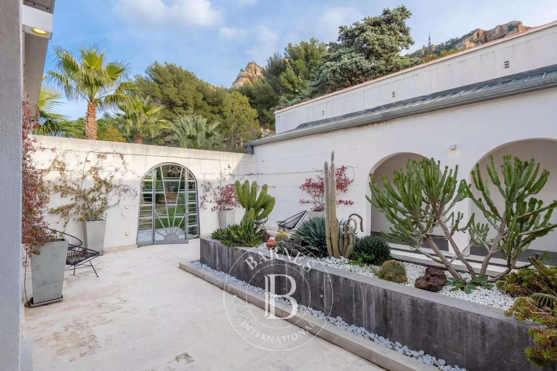 Villa in Cassis, Provence-Alpes-Côte d'Azur, France 5 - 12488847
