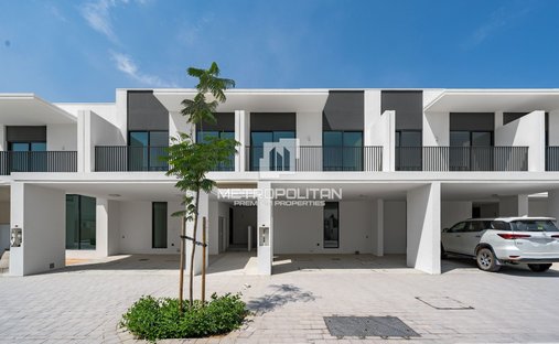 Townhouse in Mina Jebel Ali, Dubai, United Arab Emirates 1