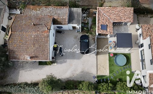 Maison à Saint-Étienne-du-Grès, Provence-Alpes-Côte d'Azur, France 1