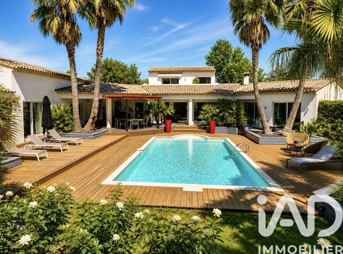 House in Grimaud, Provence-Alpes-Côte d'Azur, France 4 - 17389870
