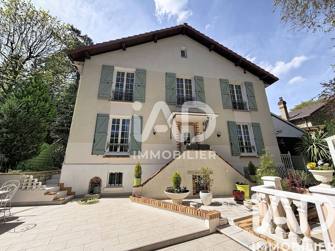 House in Le Port-Marly, Ile-de-France, France 2 - 17852508
