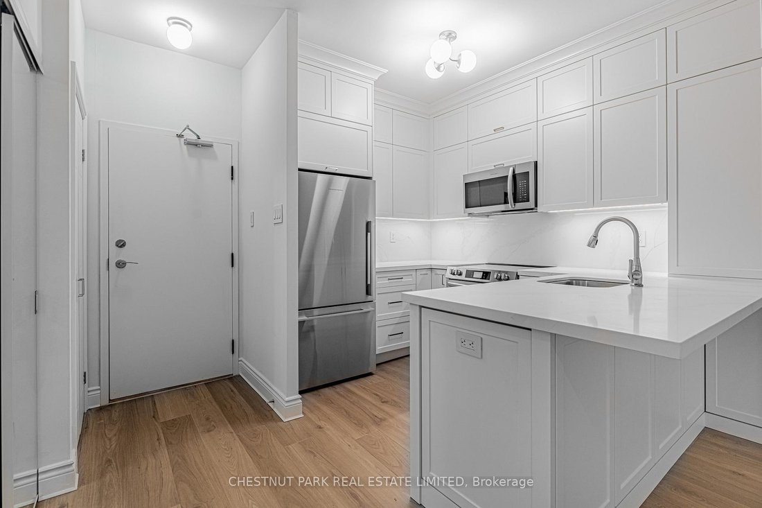 Apartment in Toronto, Ontario, Canada 5 - 17850475