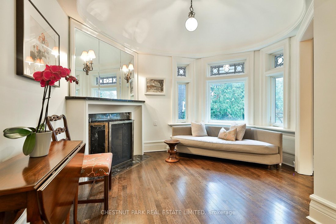 House in Toronto, Ontario, Canada 5 - 17850458
