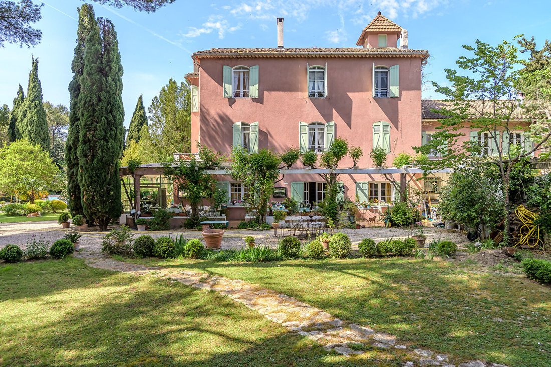 House in Orgon, Provence-Alpes-Côte d'Azur, France 1 - 17850499