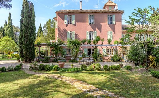 Maison à Orgon, Provence-Alpes-Côte d'Azur, France 1