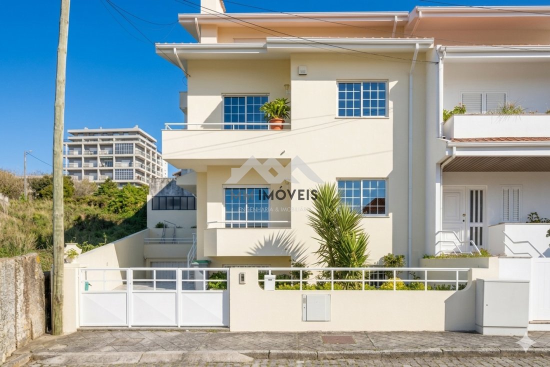 Villa in Mafamude e Vilar do Paraiso, Porto District, Portugal 2 - 17850991