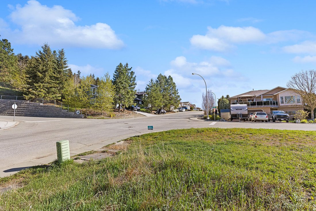 Land in Lumby, British Columbia, Canada 3 - 17851226